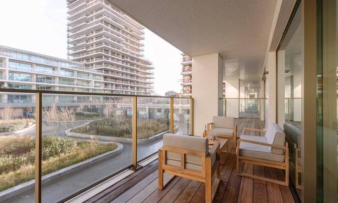 Ostend City Centre House | Huswell - Bright apartment in Sky garden with terr