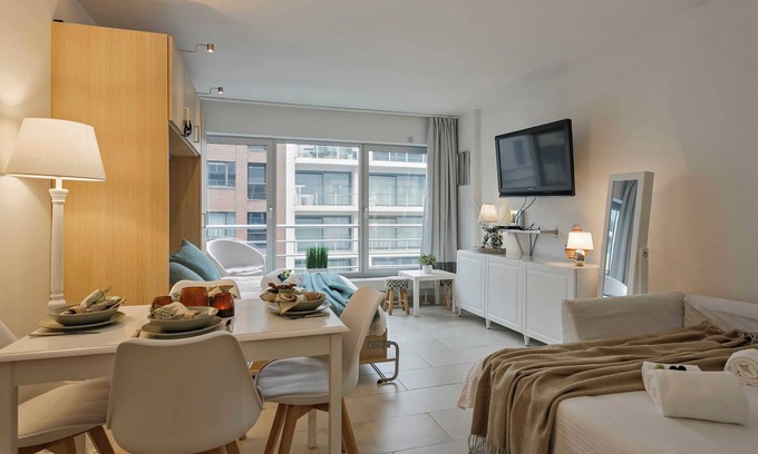 Ostend City Centre Apartment | Huswell - Very cosy and sunny studio