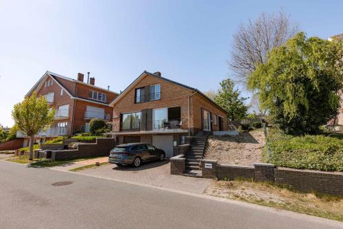 Oostduinkerke-Bad House | Huswell - Villa Near Beach with Double Parking