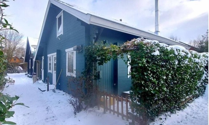 Schoorldam Ski Chalet | Hut in Warmenhuizen with swimming pool