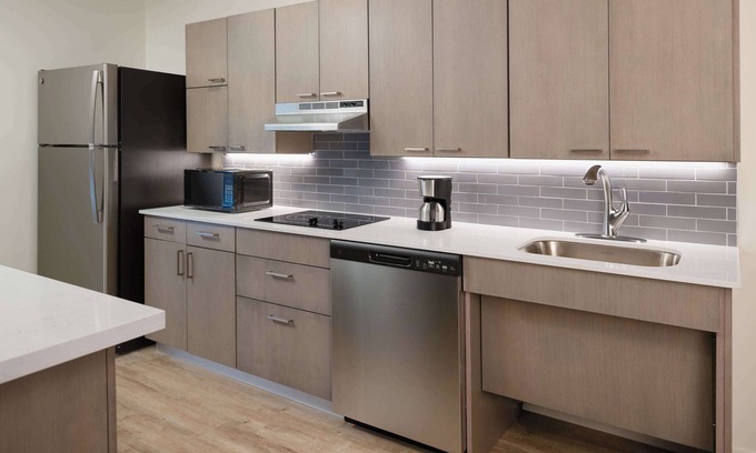 Lake Orion Hotel | Hyatt House Auburn Hills/Detroit