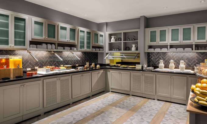 Wayne Hotel | Hyatt Place Indianapolis Airport