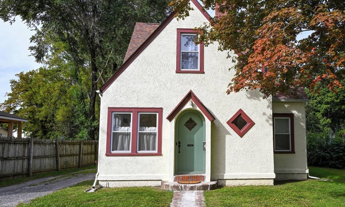 Hyde Park House | Hyde Park Cottage - Gateway to the Hudson Valley