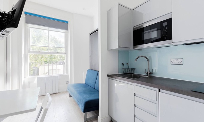 Lancaster Gate Apartment | Hyde Park Studio Apartment