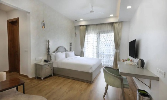 Gurugram Apartment | HYDEWEST Rose King Platinum Studio Luxury Serviced Residence Apartment