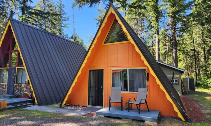 McKenzie Bridge Cabin | Hygge A-Frame: Pet friendly Forest Immersion! With AC !