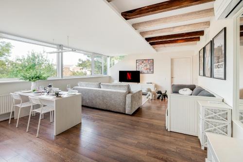 Old Town Apartment | HYPE Apartments