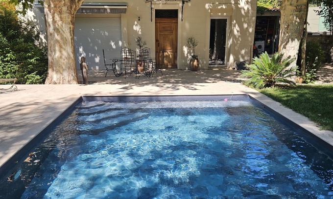 Couronne Urbaine Villa | hypercentre bourgeois house late 19th restored pool garden 3 parkings