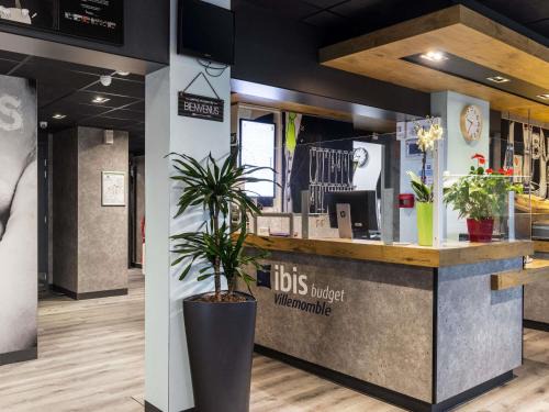 Villemomble Hotel | ibis Budget Villemomble