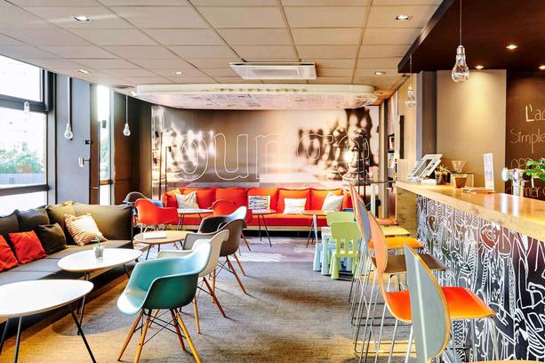 Yves Farge - Le Fleuve Hotel | ibis Lyon Gerland Musee des Confluences