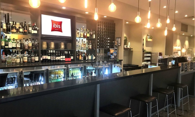Glen Waverley Hotel | ibis Melbourne Glen Waverley