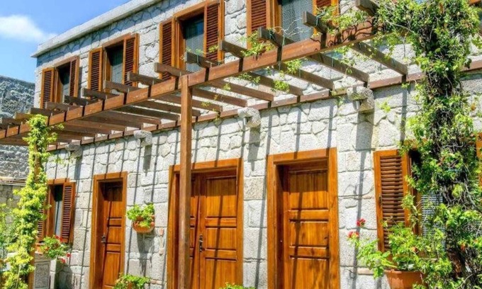 Behram Hotel | Idasos Tasodalar