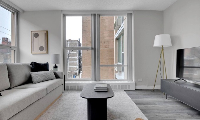 Edgewater Beach Apartment | Ideal Edgewater 1BR w/Gym, Deck & Lounge, 5 blocks to L, by Blueground