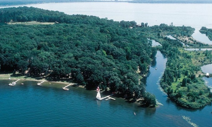 Lake Shore House | Ideal Location on Level, Sandy Shore on Beautiful Gull Lake in Brainerd Lakes