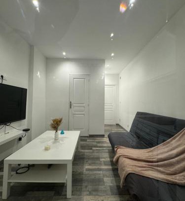 Saint-Andre Apartment | Ideal’Appart 16eme