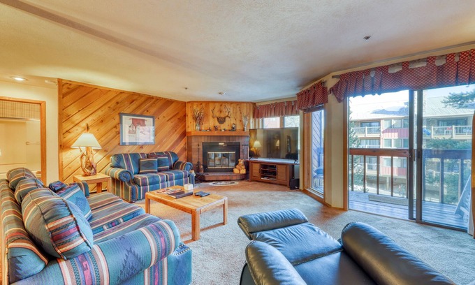Historic District Condo | Ideally located condo with pool, hot tubs & sauna - walk to lifts & Main Street