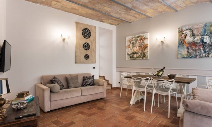 Monti Apartment | Idyllia | lovely Colosseum loft-apartment for six