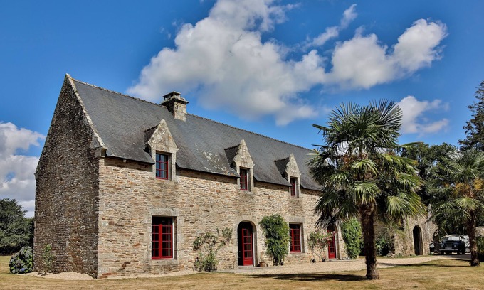 Pluvigner House | Idyllic Breton Countryside 5-Bed Farmhouse