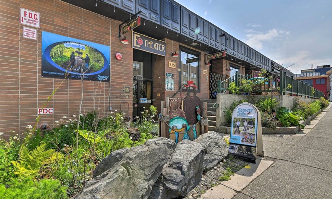 Downtown Anchorage Apartment | Idyllic Dtwn Anchorage Condo w/Fireplace!