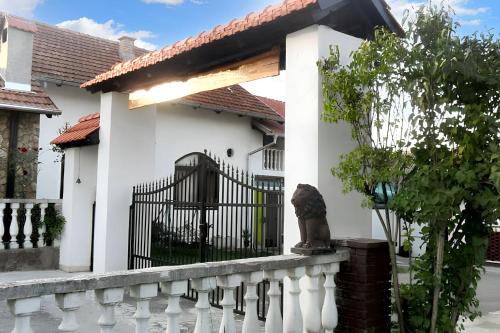 Kutina House | Idyllic House in Kutina with Enclosed Garden