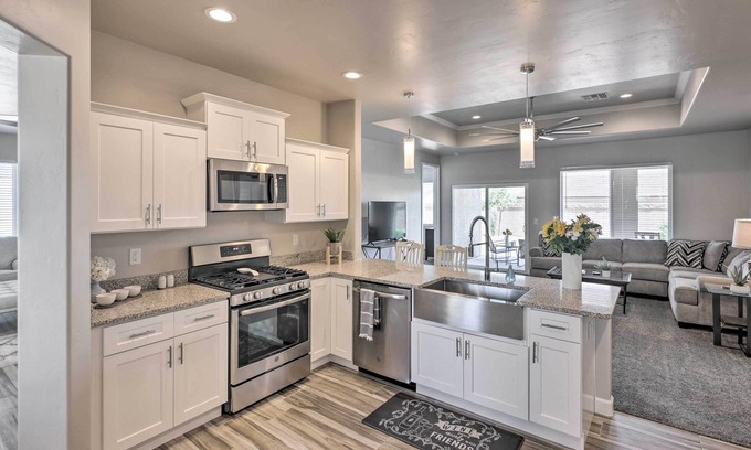 Kingman House | Idyllic Kingman Retreat with Yard - Near Hiking