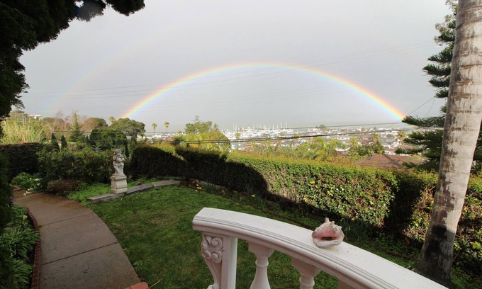 Tiburon House | Idyllic Private Villa with Stunning S.F. Bay and Yacht Harbor View