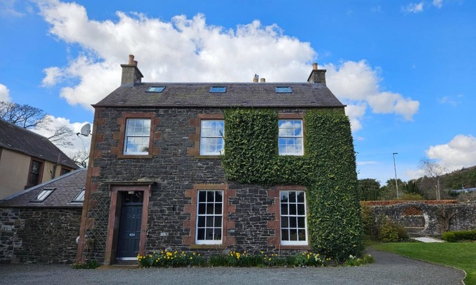 Peebles Cottage | Idyllic retreat to explore the Scottish Borders.