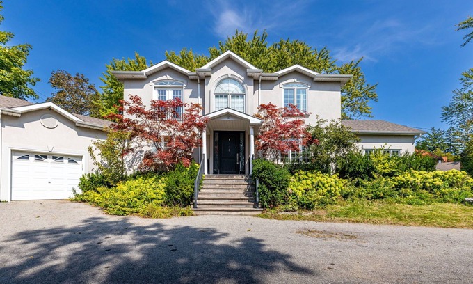 Scarborough House | Idyllic & Spacious 4BR Home with Private Backyard!