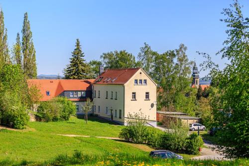 Waltersdorf Apartment | Idyllische Ferien-Residenz am Sonnenhübel in Waltersdorf