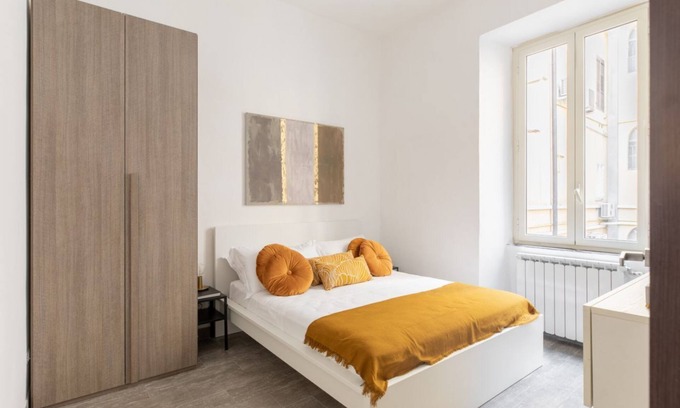 Rome City Centre Apartment | iFlat | Monti Elegant Apartment with Terrace