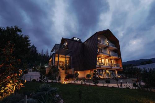 Agapia House | Ikabane