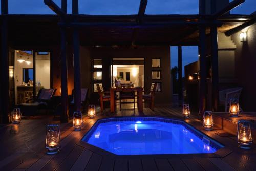 Hammanskraal Cabin | iKhaya LamaDube Game Lodge