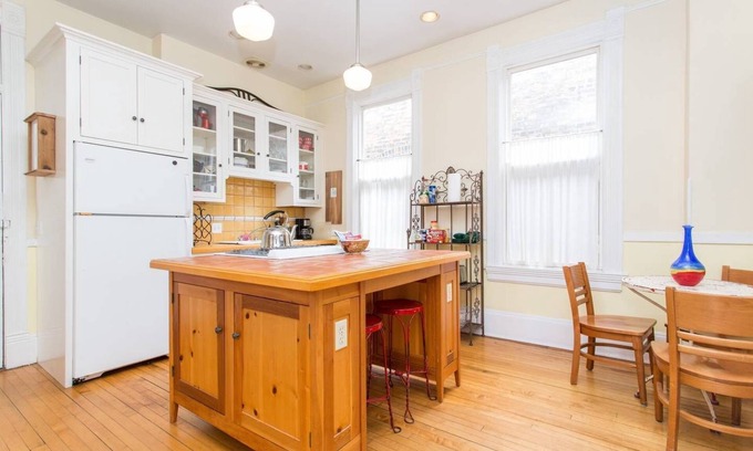 West Town Apartment | iKlektik House Chicago