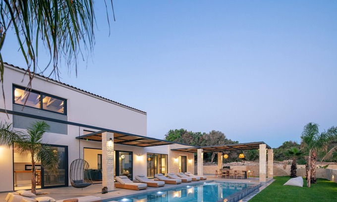 Chorafakia Villa | Ikritis Villa Ι - 1,2Km to beach & sea views!