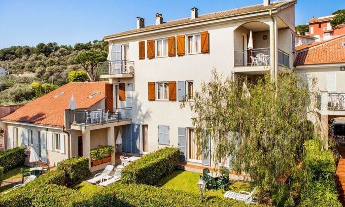 San Bartolomeo al Mare Apartment | Il Borgo della Rovere (H2YMUZS)