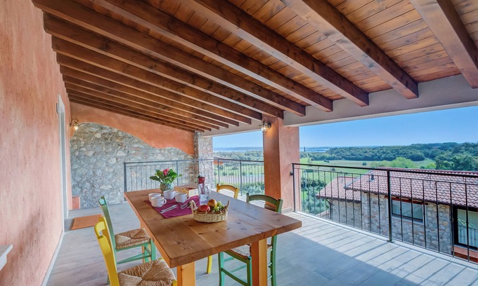 Polpenazze del Garda Apartment | Il Borgo Apartments - Ulivo, Polpenazze, Italy