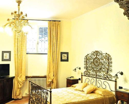 Borgo Antico House | Il Giardino Incantato