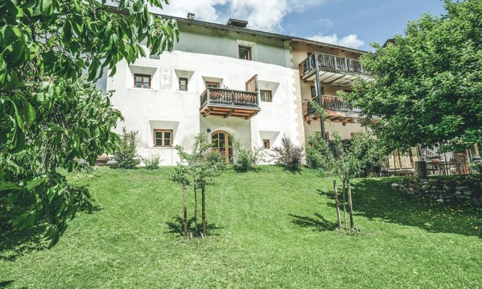 Engadin Scoul Apartment | Il Maschun im historischen Engadinerhaus