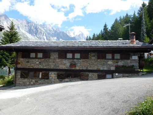 Courmayeur Apartment | Il Refuge CIR 119