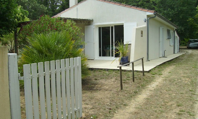 Rivedoux-Plage House | Ile de Re: a relaxing stay and discovery (German spoken fluently)