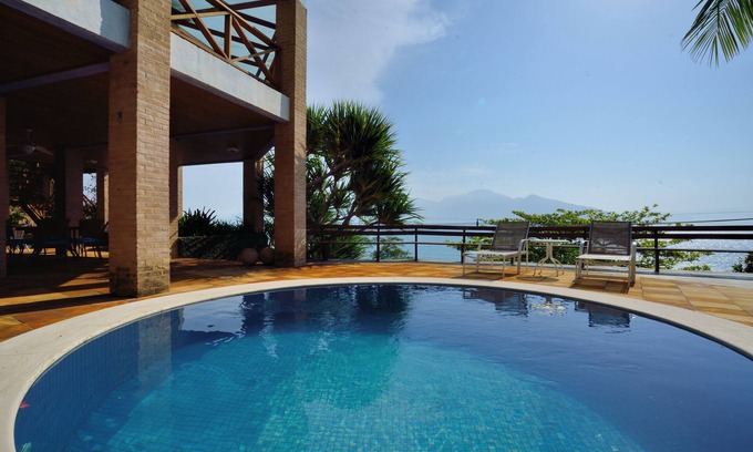 Armacao House | Ilhabela with privileged sea view