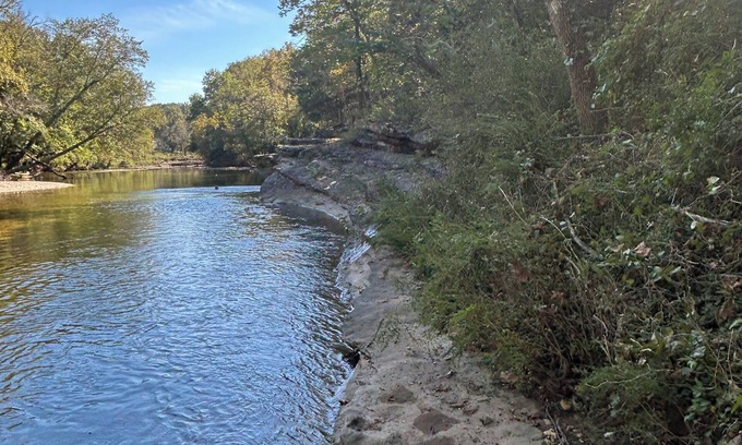 Flint Creek House | Illinois River Glamping Oasis