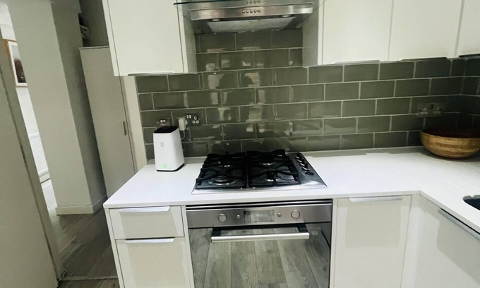 Kilburn Apartment | Immaculate 2-Bed Apartment in London