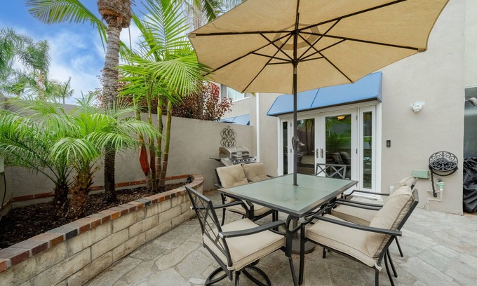 Huntington Beach House | Immaculate, 3 Bed/3Bath steps from the Water with Harbor View