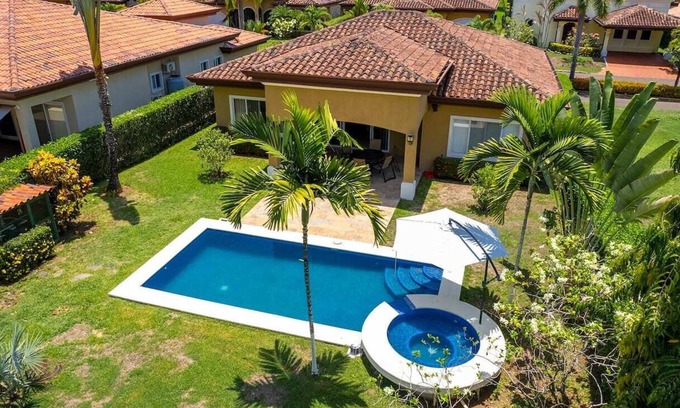 Bejuco Villa | Immaculate 3 bedroom, 3 bathroom private villa with private pool