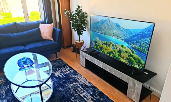 Glenisla Apartment | immaculate 3-Bedrooms Dundee Apartment