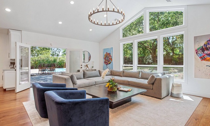 Eldridge House | Immaculate home in the heart of wine country