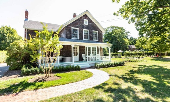 Shelter Island House | Immaculate Shelter Island Farmhouse with Pool and Minutes to Beach