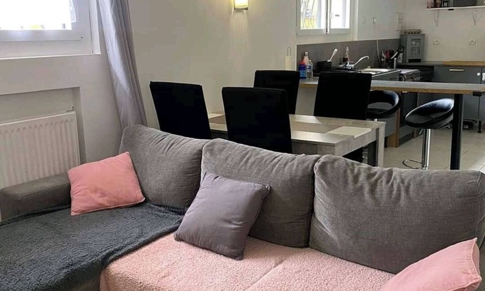 Mantes-la-Jolie House | Immediately available Individual equipped apartment. Ideally on the 1st floor