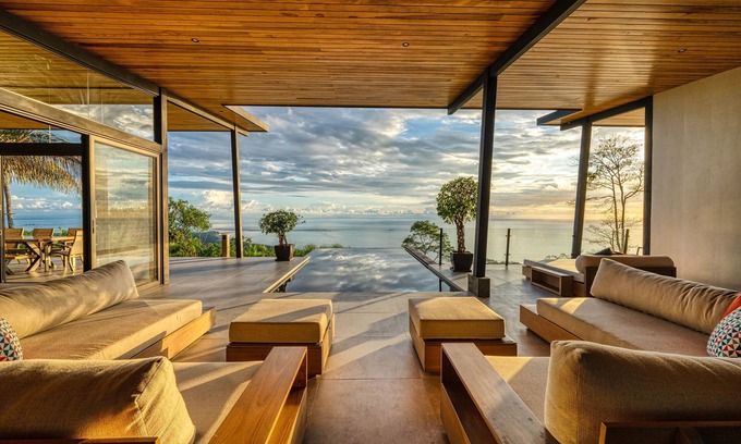 Uvita Villa | IMMENSE Ocean Views - 5 bdrms - 5 min to beach - concierge service - Security